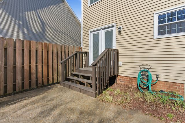 209 Newport Cove Ct, Thompsons Station, TN 37179