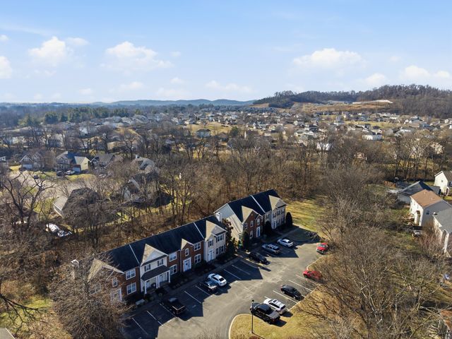 209 Newport Cove Ct, Thompsons Station, TN 37179