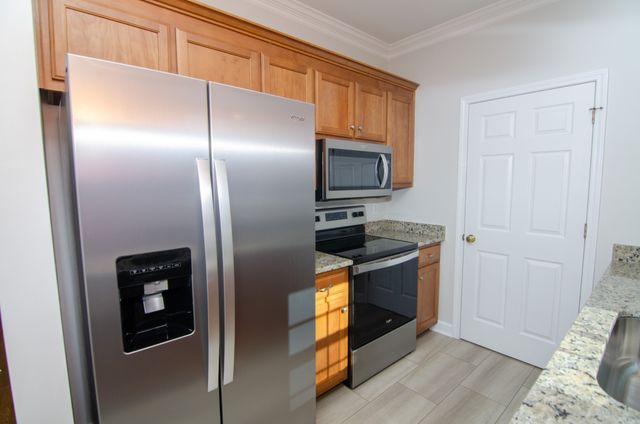 209 Newport Cove Ct, Thompsons Station, TN 37179