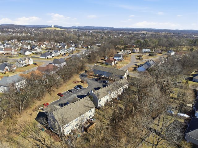 209 Newport Cove Ct, Thompsons Station, TN 37179