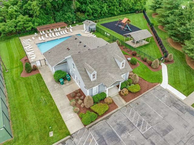 209 Newport Cove Ct, Thompsons Station, TN 37179