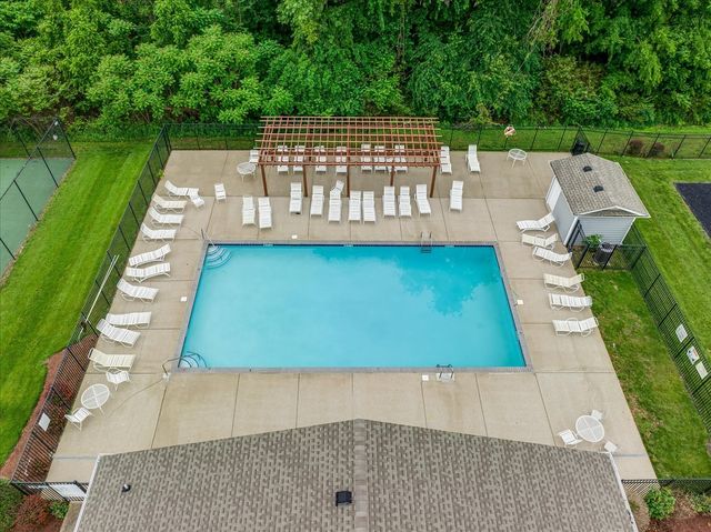 209 Newport Cove Ct, Thompsons Station, TN 37179