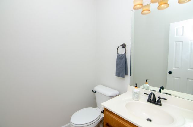 209 Newport Cove Ct, Thompsons Station, TN 37179