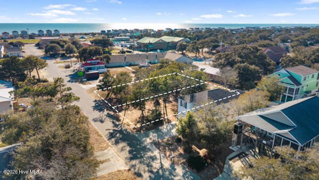 3 NE 48th Street, Oak Island, NC 28465