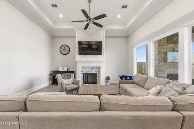 306 Canehaven Boulevard, Youngsville, LA 70592