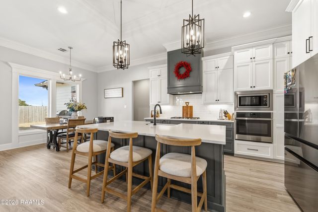 306 Canehaven Boulevard, Youngsville, LA 70592