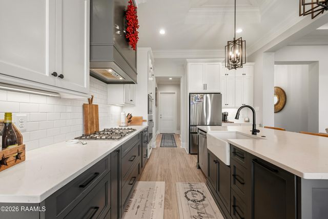 306 Canehaven Boulevard, Youngsville, LA 70592