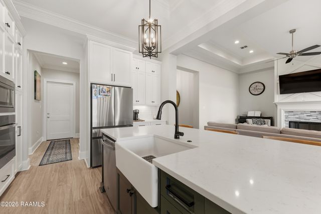 306 Canehaven Boulevard, Youngsville, LA 70592