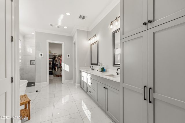 306 Canehaven Boulevard, Youngsville, LA 70592