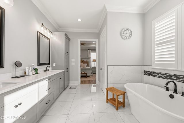 306 Canehaven Boulevard, Youngsville, LA 70592