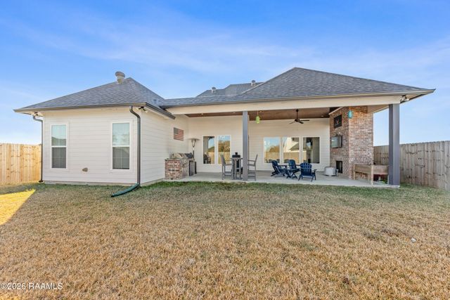 306 Canehaven Boulevard, Youngsville, LA 70592