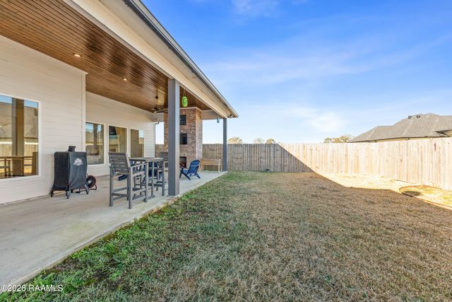 306 Canehaven Boulevard, Youngsville, LA 70592