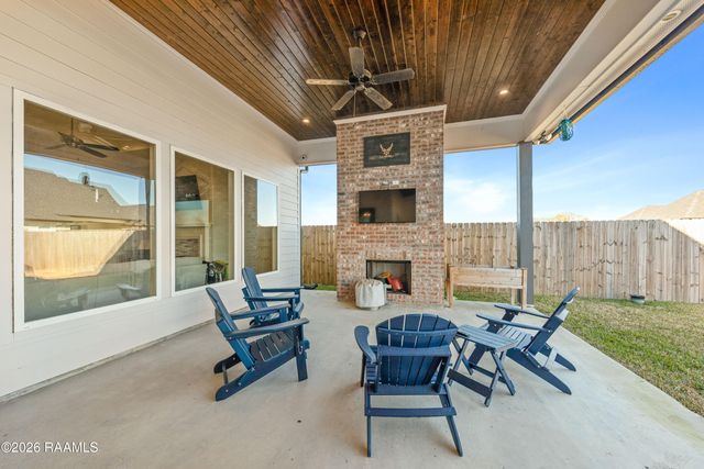 306 Canehaven Boulevard, Youngsville, LA 70592