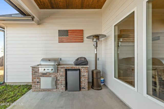 306 Canehaven Boulevard, Youngsville, LA 70592