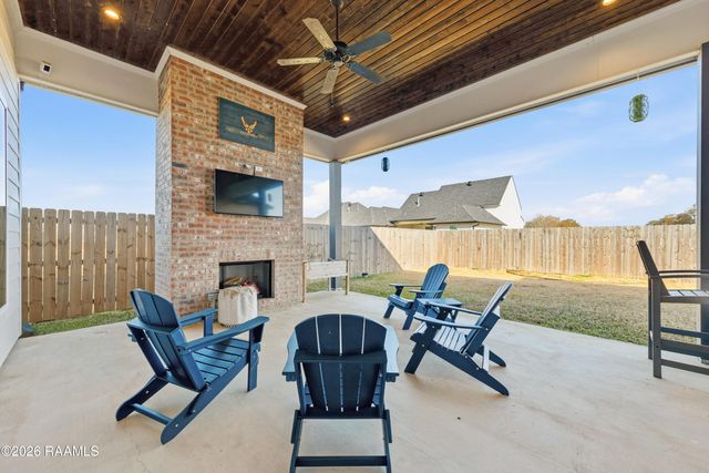 306 Canehaven Boulevard, Youngsville, LA 70592