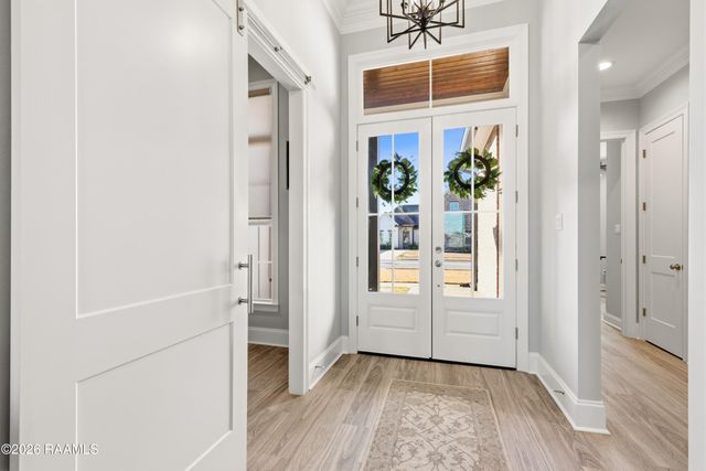 306 Canehaven Boulevard, Youngsville, LA 70592