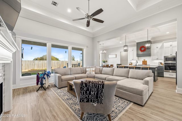 306 Canehaven Boulevard, Youngsville, LA 70592