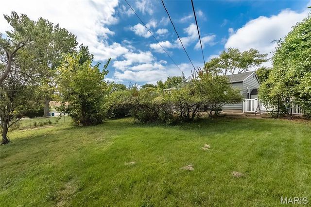 12104 Fleetwood Place, Maryland Heights, MO 63043