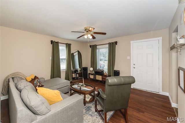 12104 Fleetwood Place, Maryland Heights, MO 63043