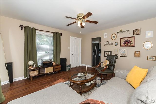 12104 Fleetwood Place, Maryland Heights, MO 63043