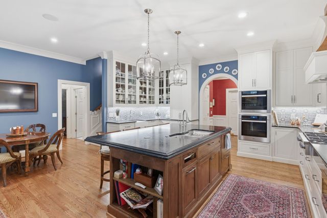 55 Annandale, Nashville, TN 37215