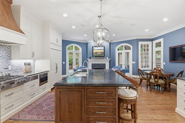 55 Annandale, Nashville, TN 37215