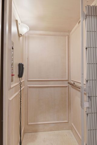 55 Annandale, Nashville, TN 37215