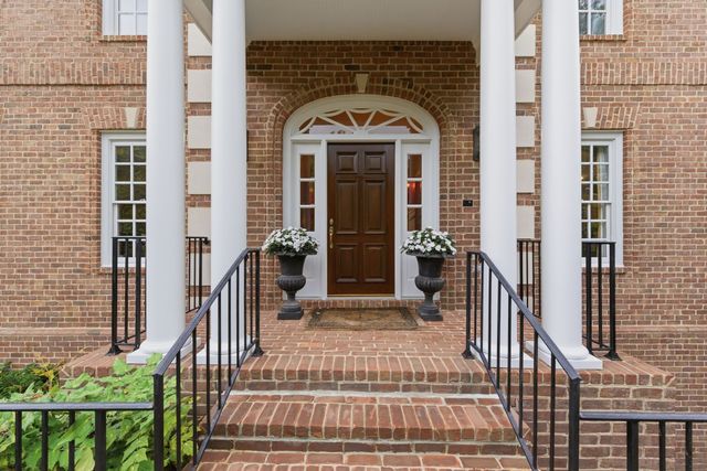 55 Annandale, Nashville, TN 37215