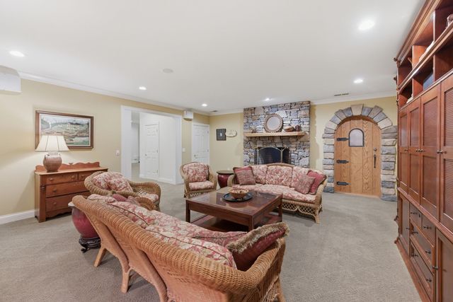 55 Annandale, Nashville, TN 37215
