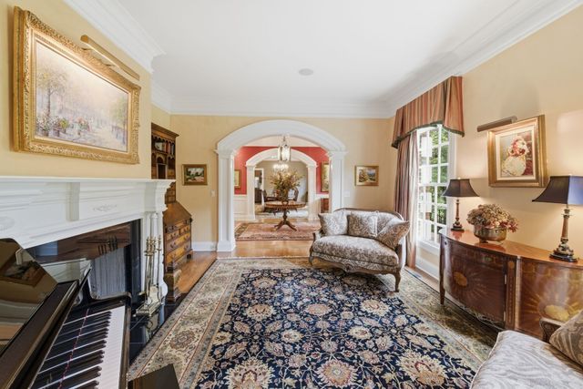 55 Annandale, Nashville, TN 37215