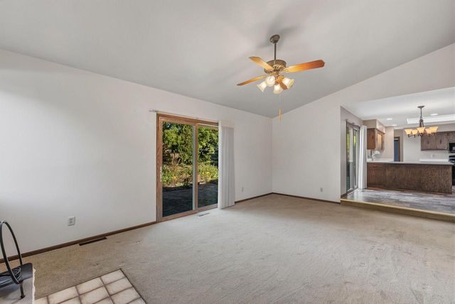 8840 Greenhill LANE, Greendale, WI 53129