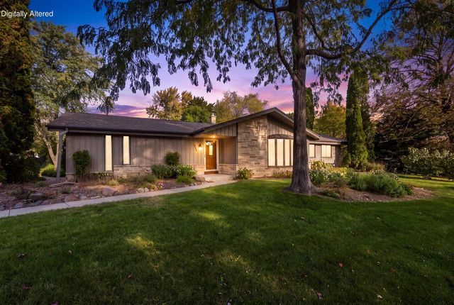 8840 Greenhill LANE, Greendale, WI 53129