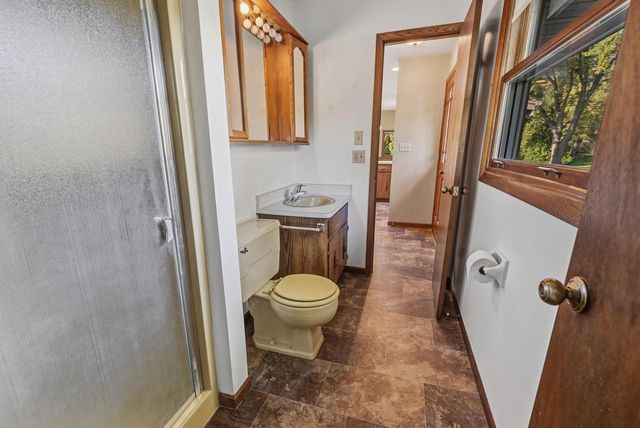 8840 Greenhill LANE, Greendale, WI 53129