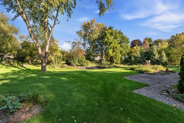 8840 Greenhill LANE, Greendale, WI 53129