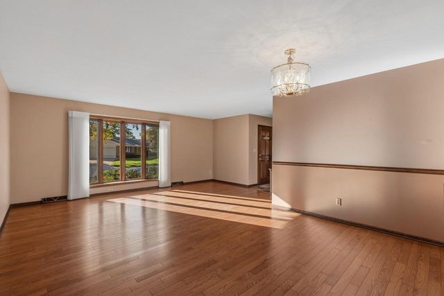 8840 Greenhill LANE, Greendale, WI 53129