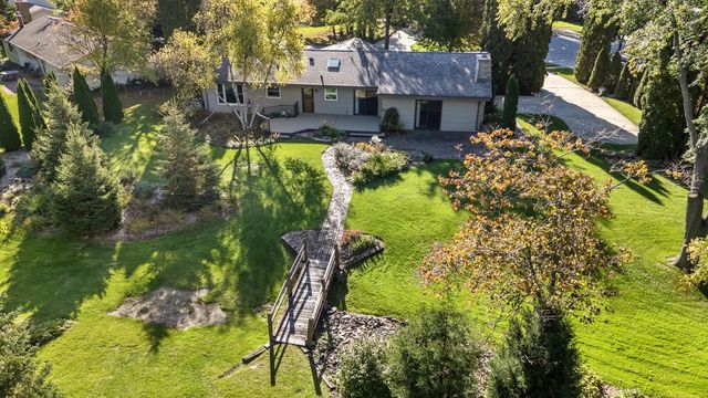 8840 Greenhill LANE, Greendale, WI 53129