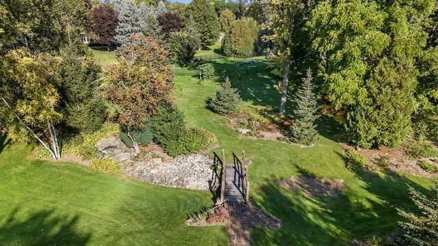 8840 Greenhill LANE, Greendale, WI 53129