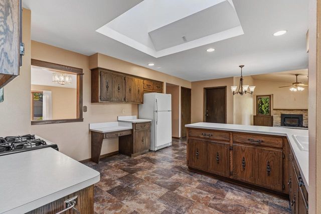 8840 Greenhill LANE, Greendale, WI 53129