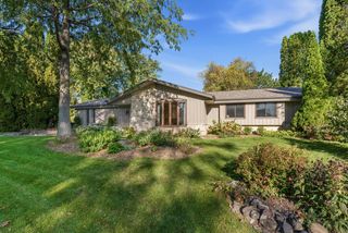 8840 Greenhill LANE, Greendale, WI 53129