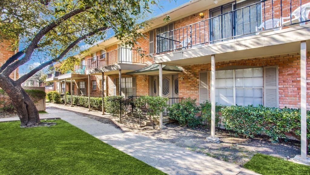 3604 Parkridge Drive 111, Dallas, TX 75234