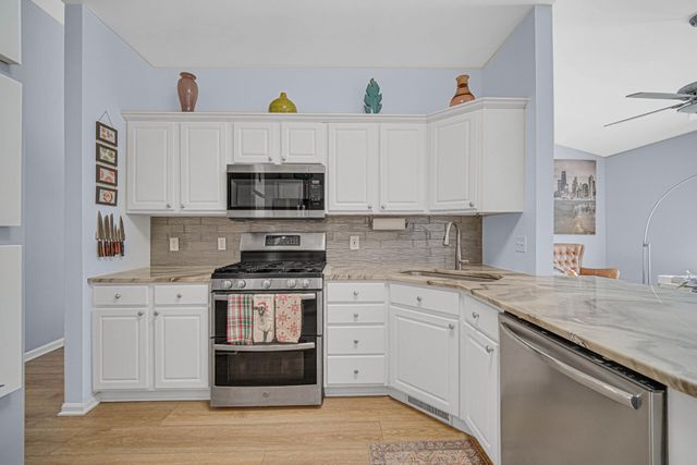 237 Azalea Drive, Hobart, IN 46342