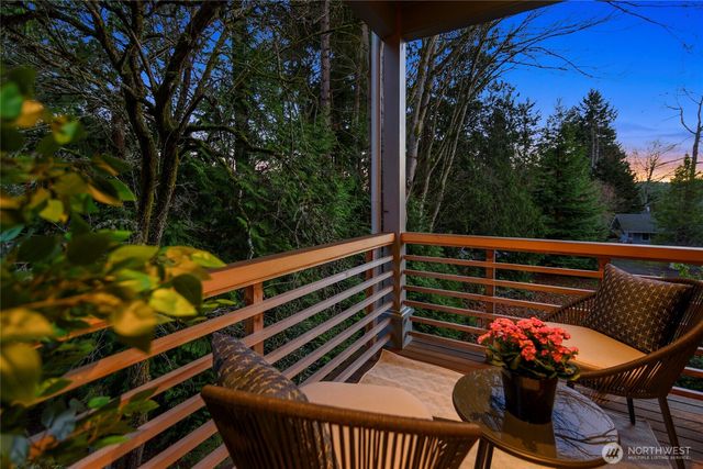 509 Groos Lane NE, Bainbridge Island, WA 98110
