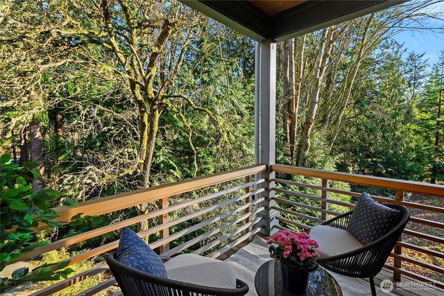 509 Groos Lane NE, Bainbridge Island, WA 98110