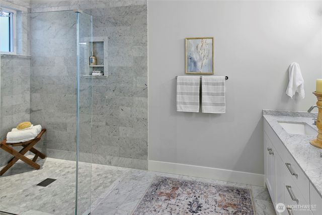 509 Groos Lane NE, Bainbridge Island, WA 98110