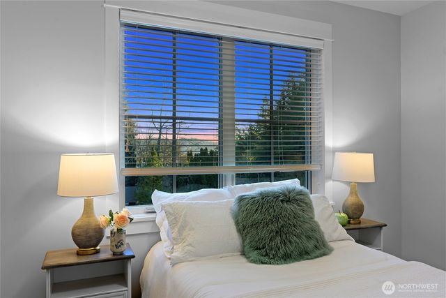 509 Groos Lane NE, Bainbridge Island, WA 98110