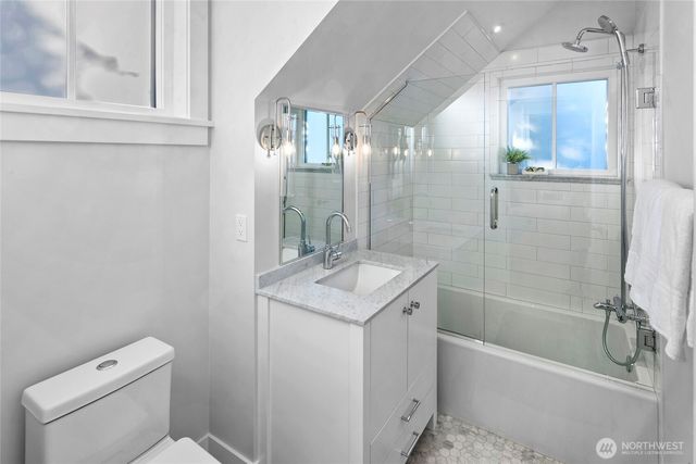 509 Groos Lane NE, Bainbridge Island, WA 98110