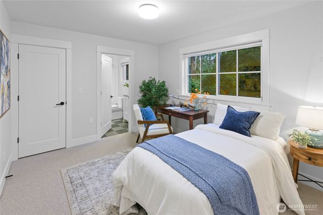 509 Groos Lane NE, Bainbridge Island, WA 98110