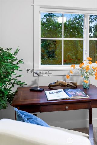 509 Groos Lane NE, Bainbridge Island, WA 98110