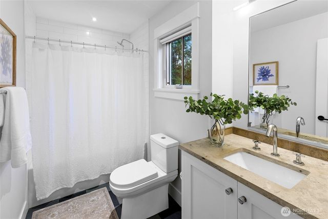 509 Groos Lane NE, Bainbridge Island, WA 98110