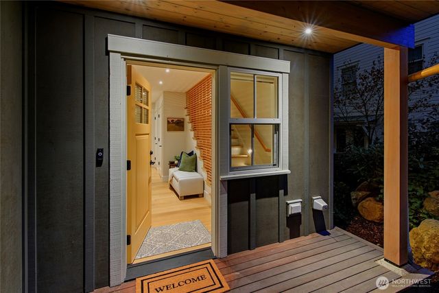 509 Groos Lane NE, Bainbridge Island, WA 98110